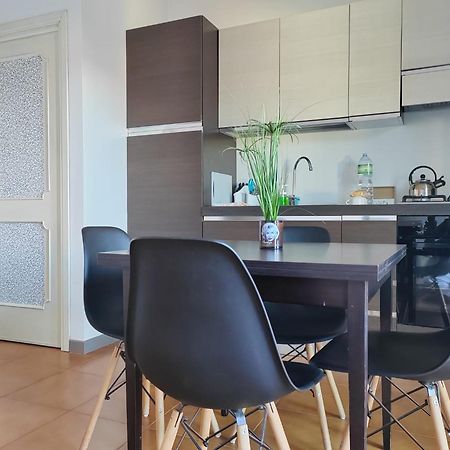 Home Of Fame - Home Gallery With Fully Equipped Kitchen, Separate Entrance, Free Parking 올비아 외부 사진