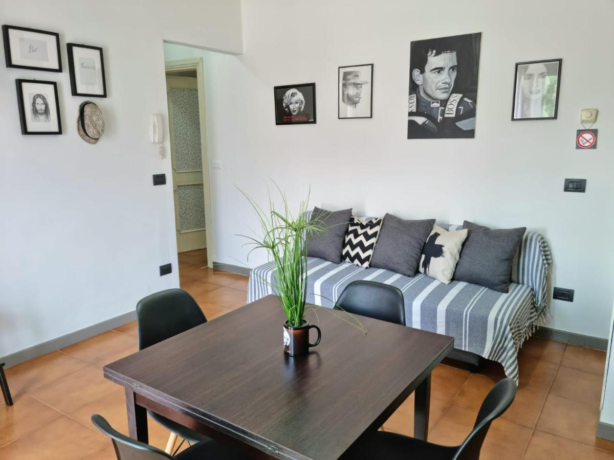 Home Of Fame - Home Gallery With Fully Equipped Kitchen, Separate Entrance, Free Parking 올비아 외부 사진