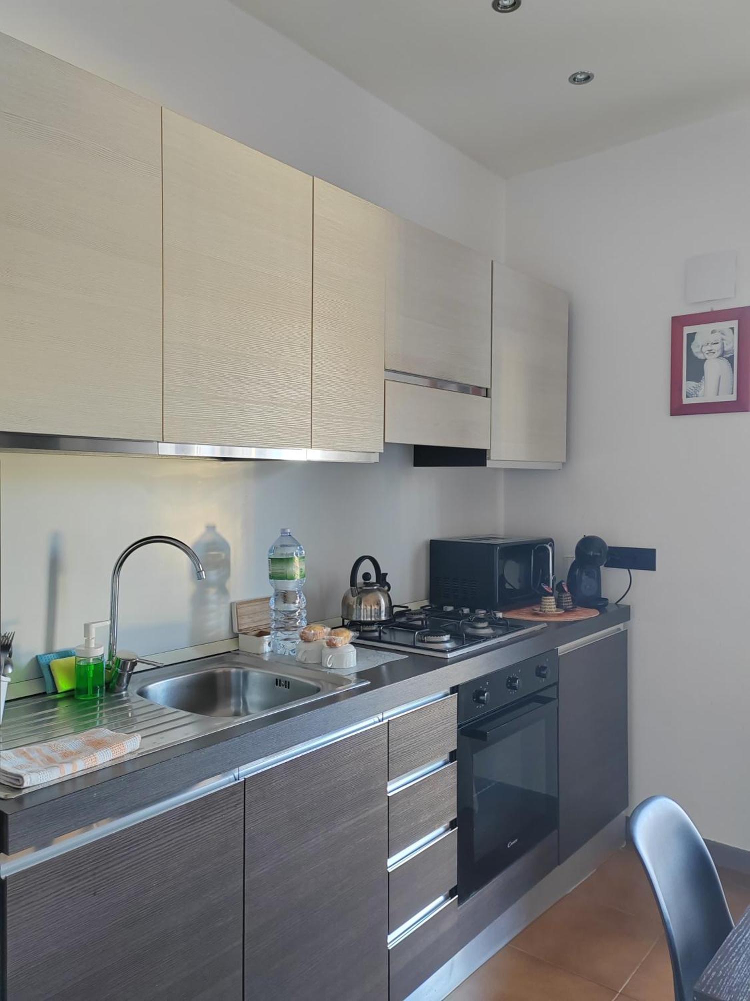 Home Of Fame - Home Gallery With Fully Equipped Kitchen, Separate Entrance, Free Parking 올비아 외부 사진