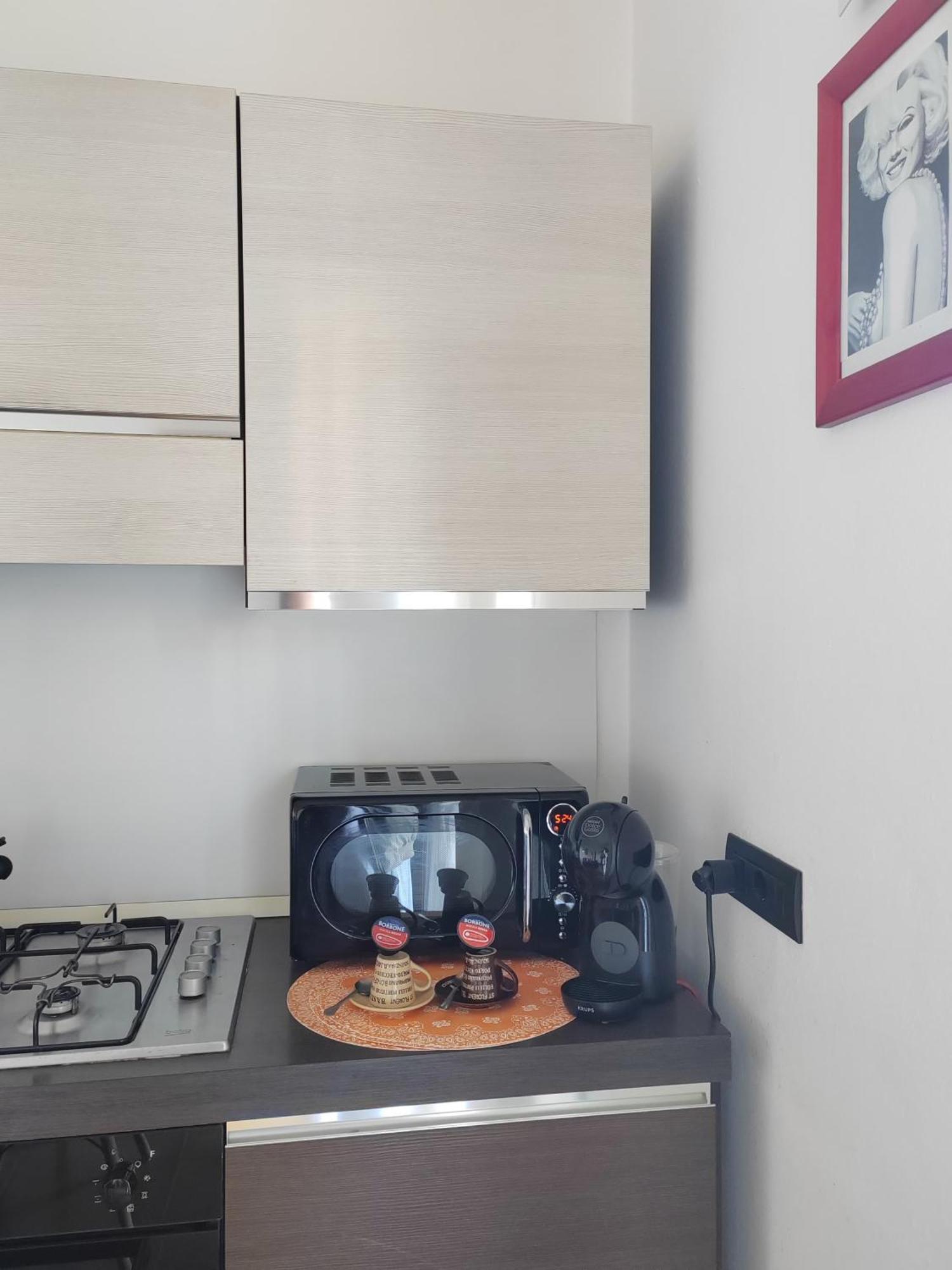 Home Of Fame - Home Gallery With Fully Equipped Kitchen, Separate Entrance, Free Parking 올비아 외부 사진