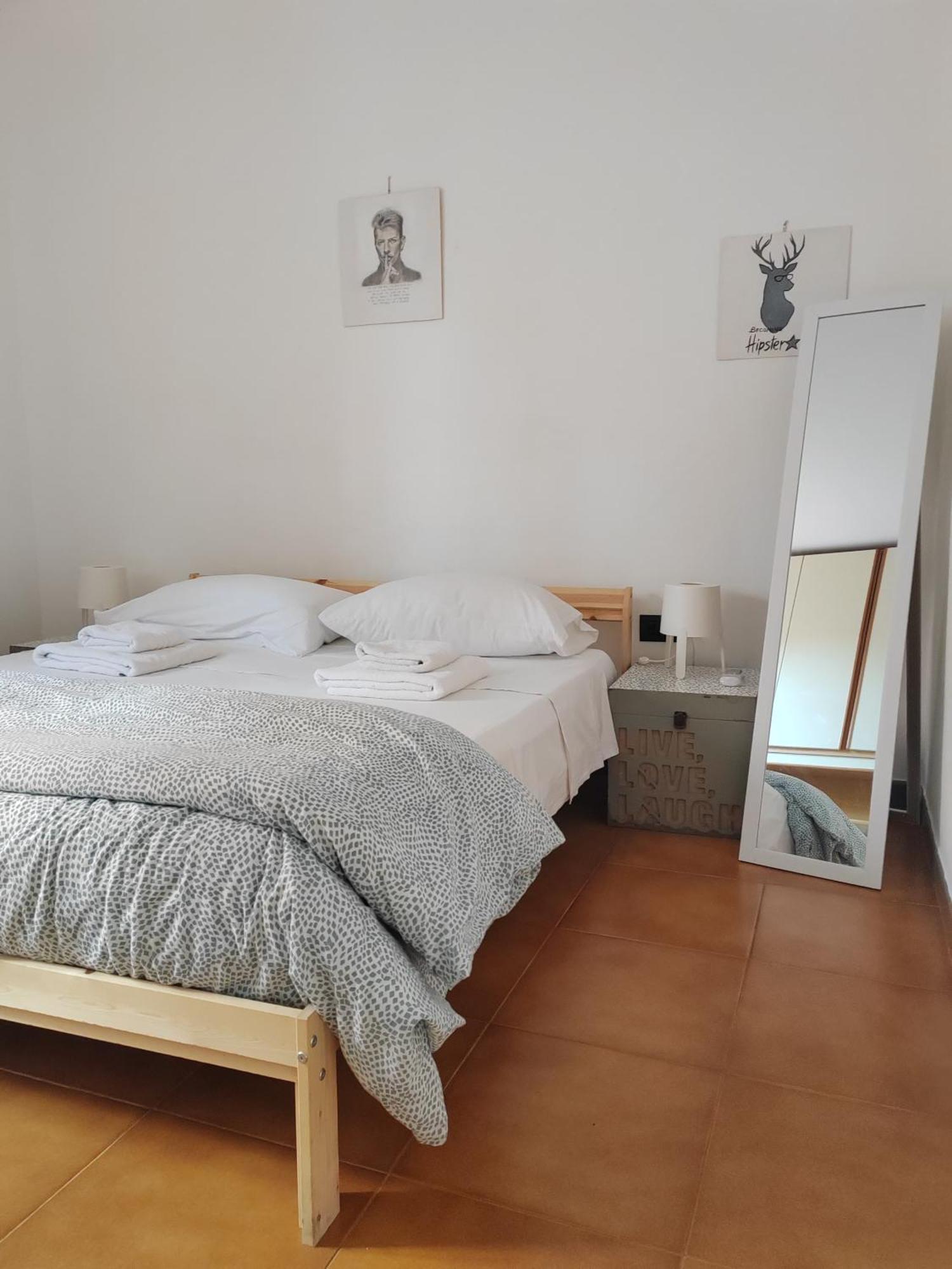 Home Of Fame - Home Gallery With Fully Equipped Kitchen, Separate Entrance, Free Parking 올비아 외부 사진