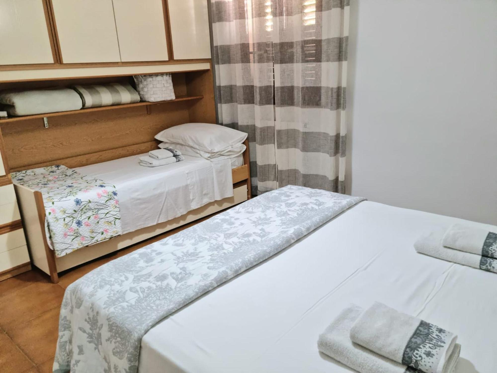 Home Of Fame - Home Gallery With Fully Equipped Kitchen, Separate Entrance, Free Parking 올비아 외부 사진