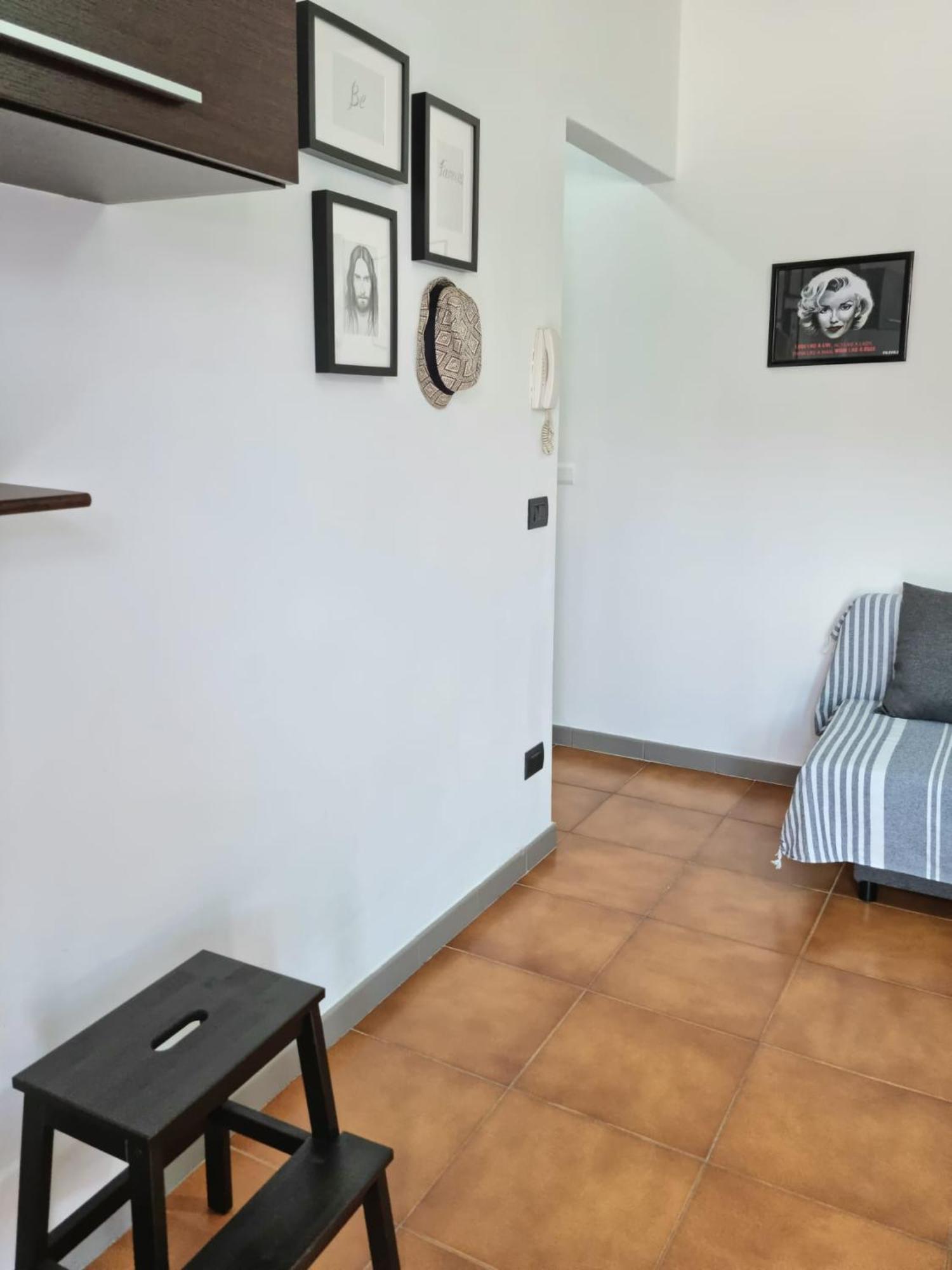 Home Of Fame - Home Gallery With Fully Equipped Kitchen, Separate Entrance, Free Parking 올비아 외부 사진