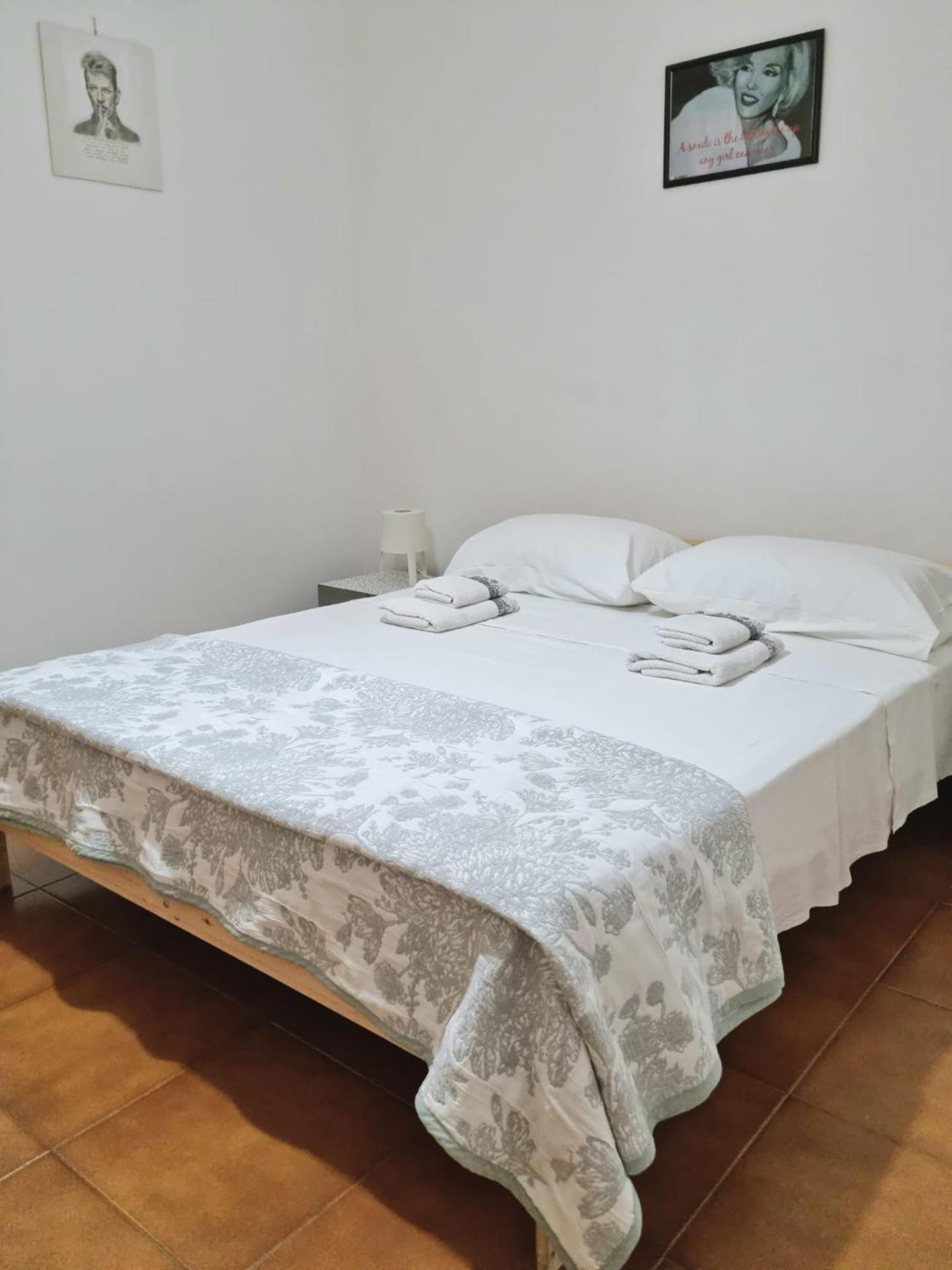 Home Of Fame - Home Gallery With Fully Equipped Kitchen, Separate Entrance, Free Parking 올비아 외부 사진