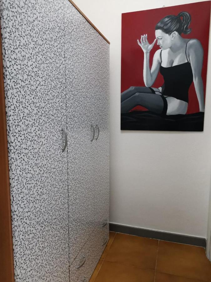 Home Of Fame - Home Gallery With Fully Equipped Kitchen, Separate Entrance, Free Parking 올비아 외부 사진